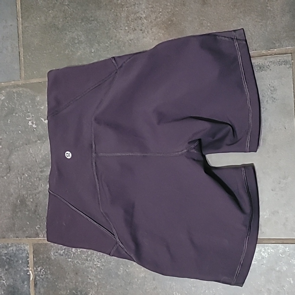 Lululemon Train Times Biker Shorts (6") Size 8 - Picture 6 of 10